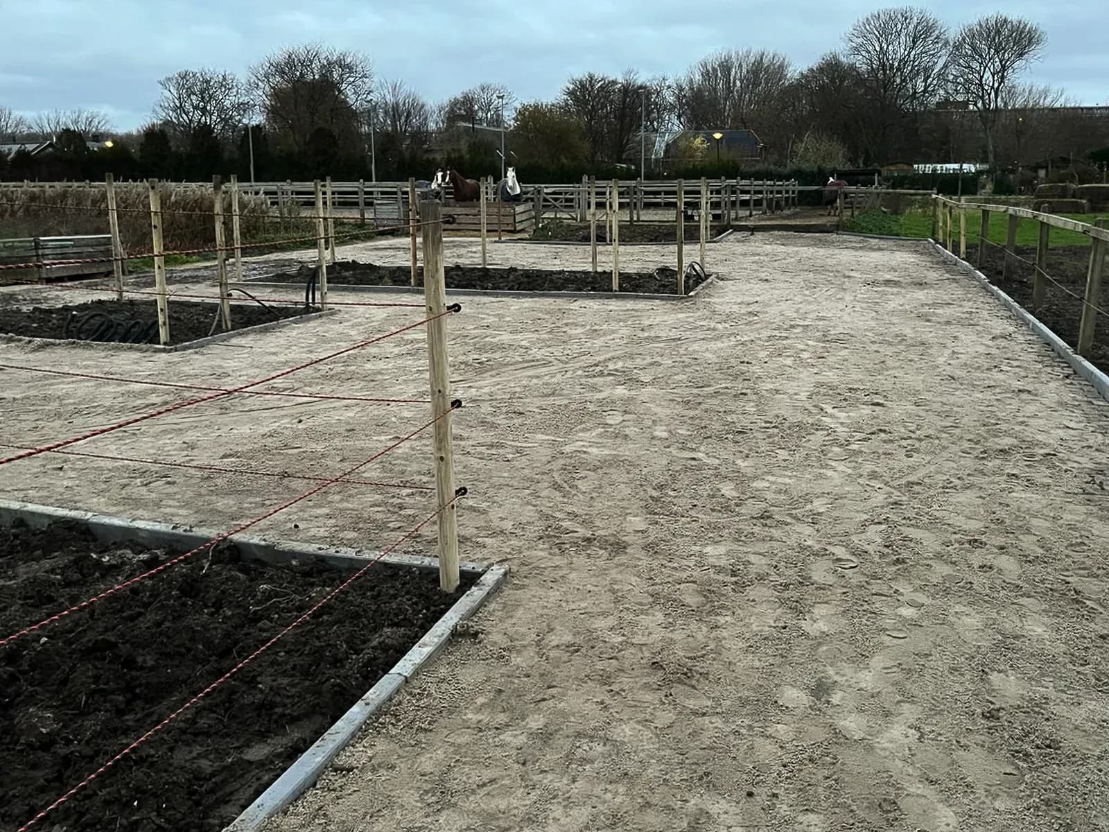 Voorbereidend grondwerk en fundament voor een nieuwe oprit in Den Haag